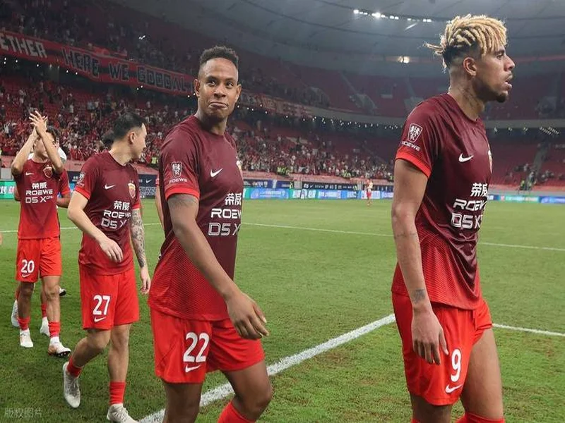 记者谈海港：这赛季确实定位保级了，看不出为啥换茹萨、梅伦多